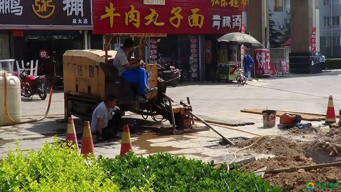 非开挖拉管现场施工图让你更了解非开挖管